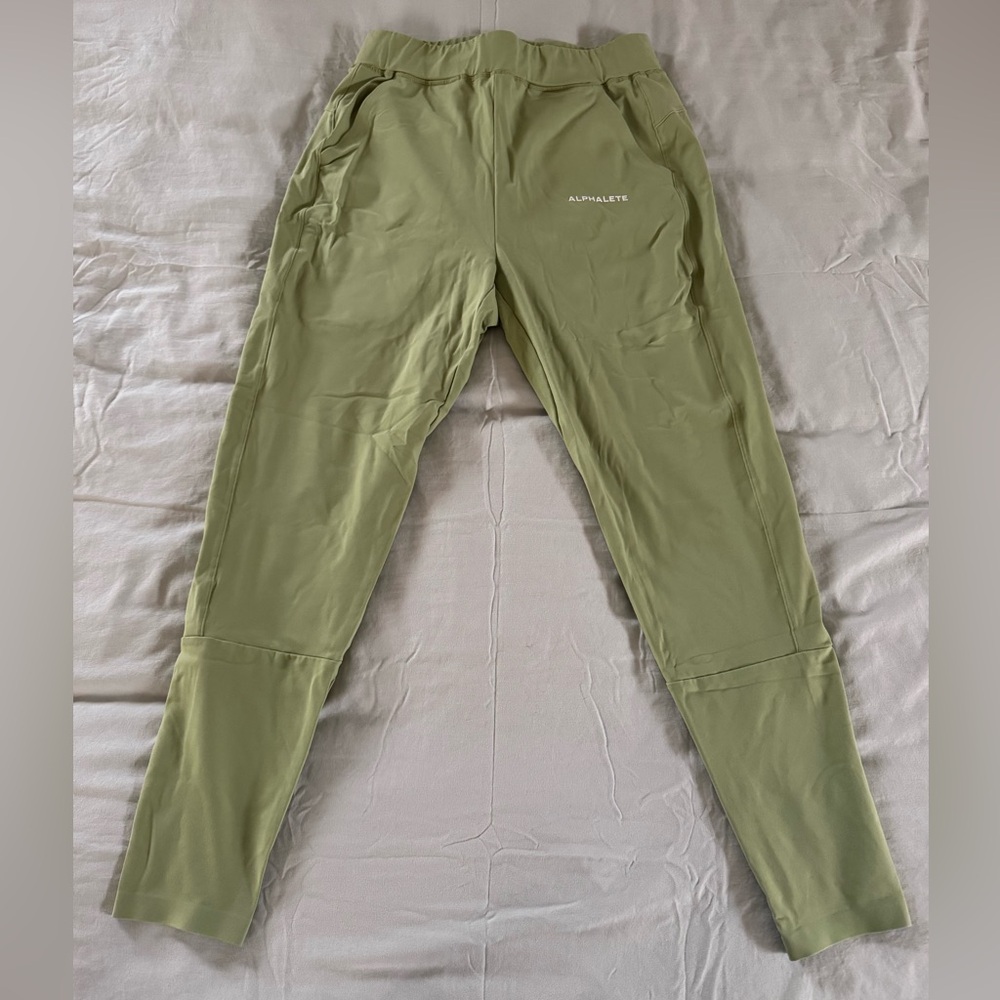 Men’s Alphalete Performance Joggers Size Medium